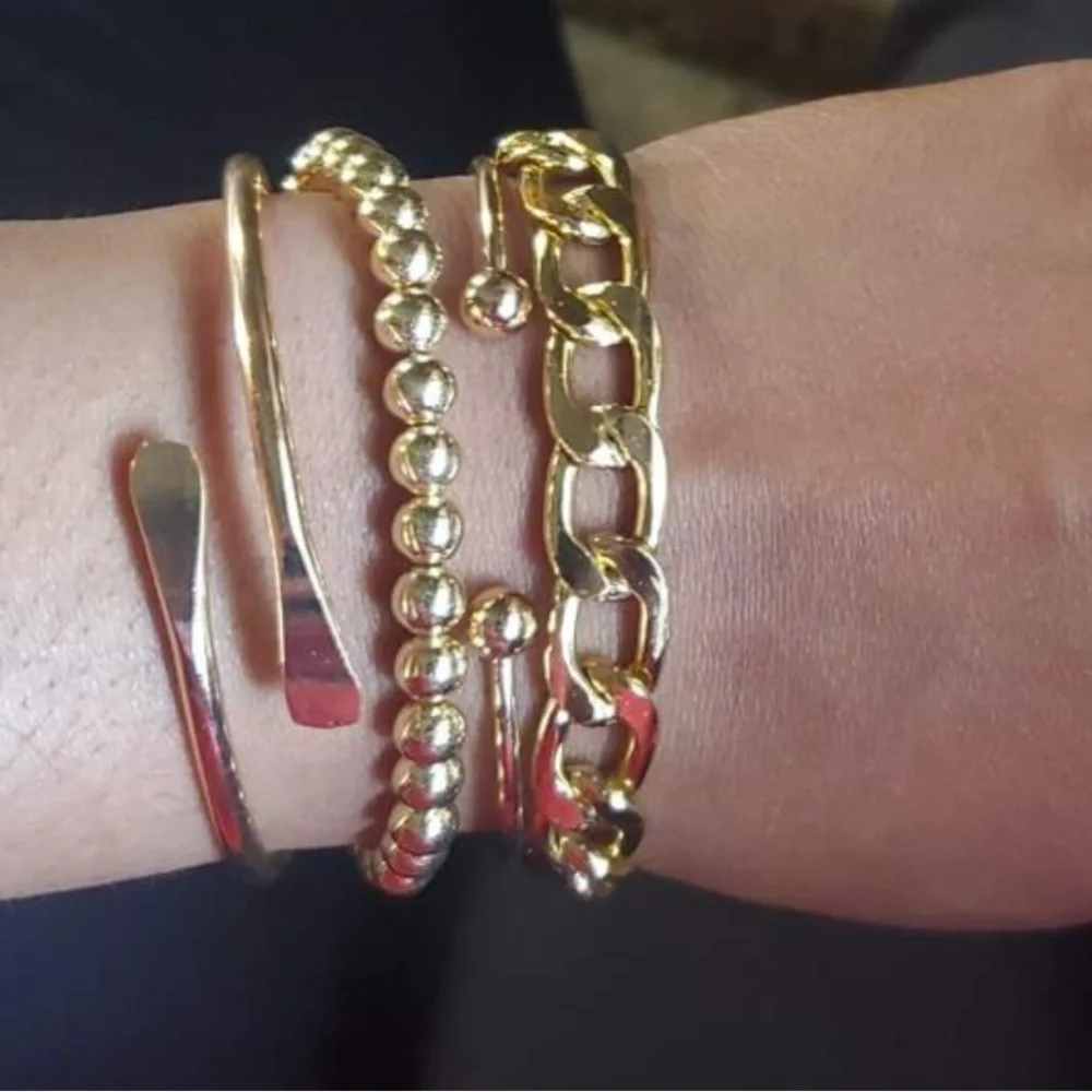 4 Piece Stackable Gold Bold statement Bracelet Set - Picture 4 of 4